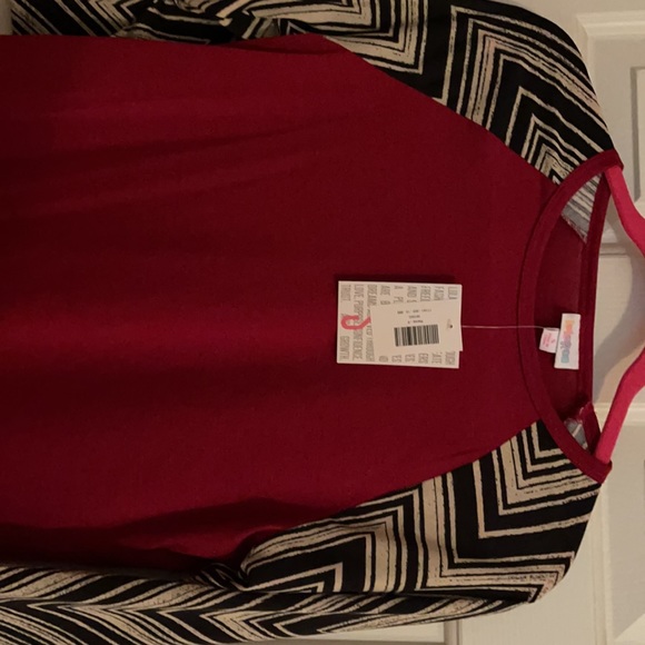 NWT LuLaRoe Randy top HTF with chevron sleeves - Picture 3 of 4